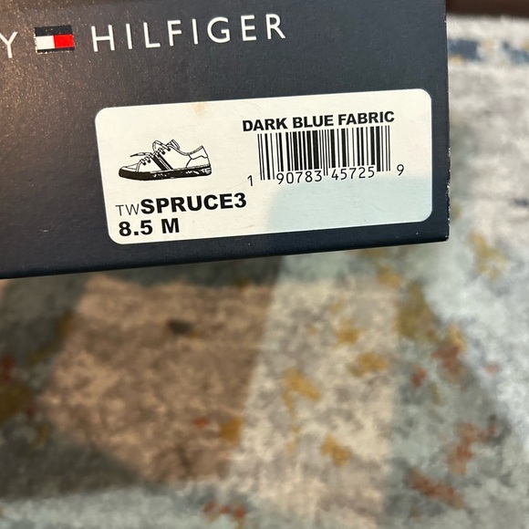 Tommy Hilfiger Spruce 3 Navy Blue and White Women’s Sneakers 8.5 - Picture 2 of 2